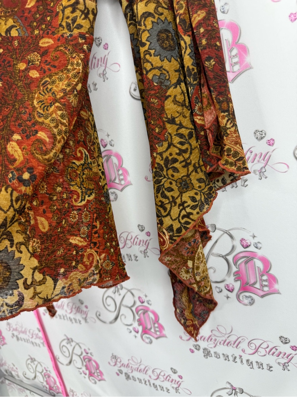 le chateau shirt fairy sleeve Rust and Mustard Paisley V-Neck Bell Sleeve Blouse - Picture 4 of 8